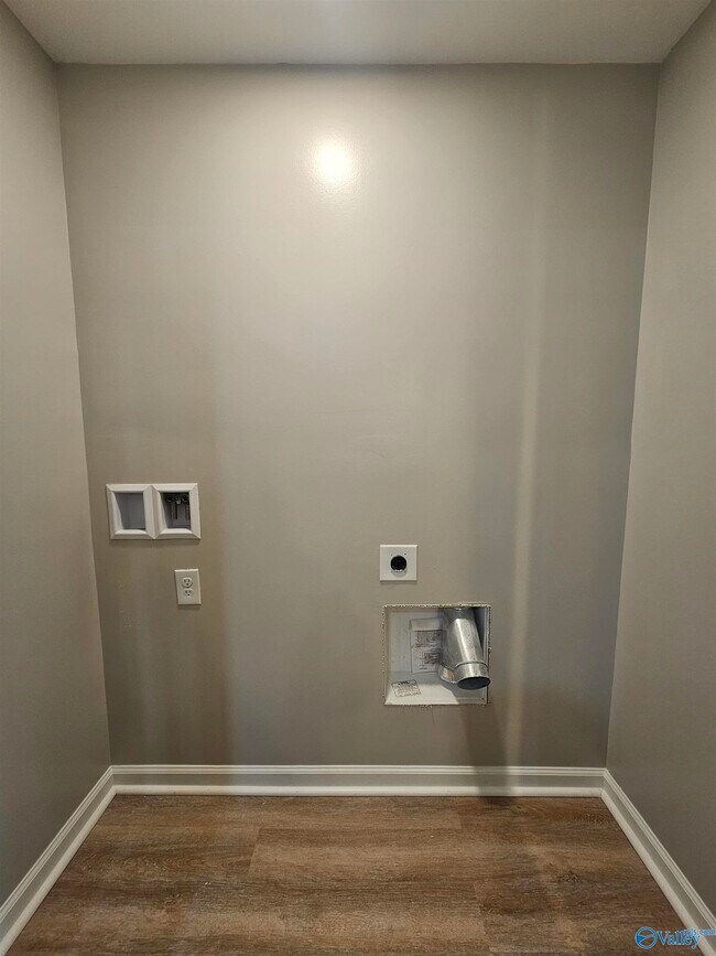 Building Photo - 3210 Delia Ln NW