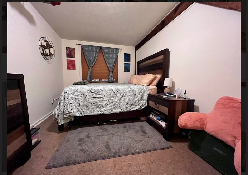 Bedroom - 216 Lake St