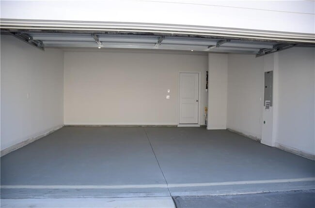 Building Photo - 1331 Pt Pl Dr