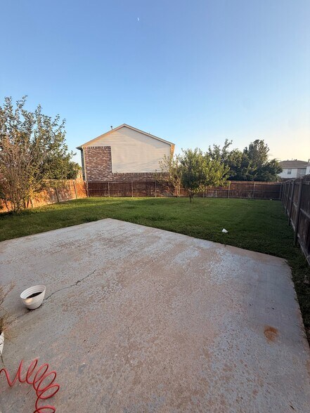 Building Photo - 4329 Apple Dr