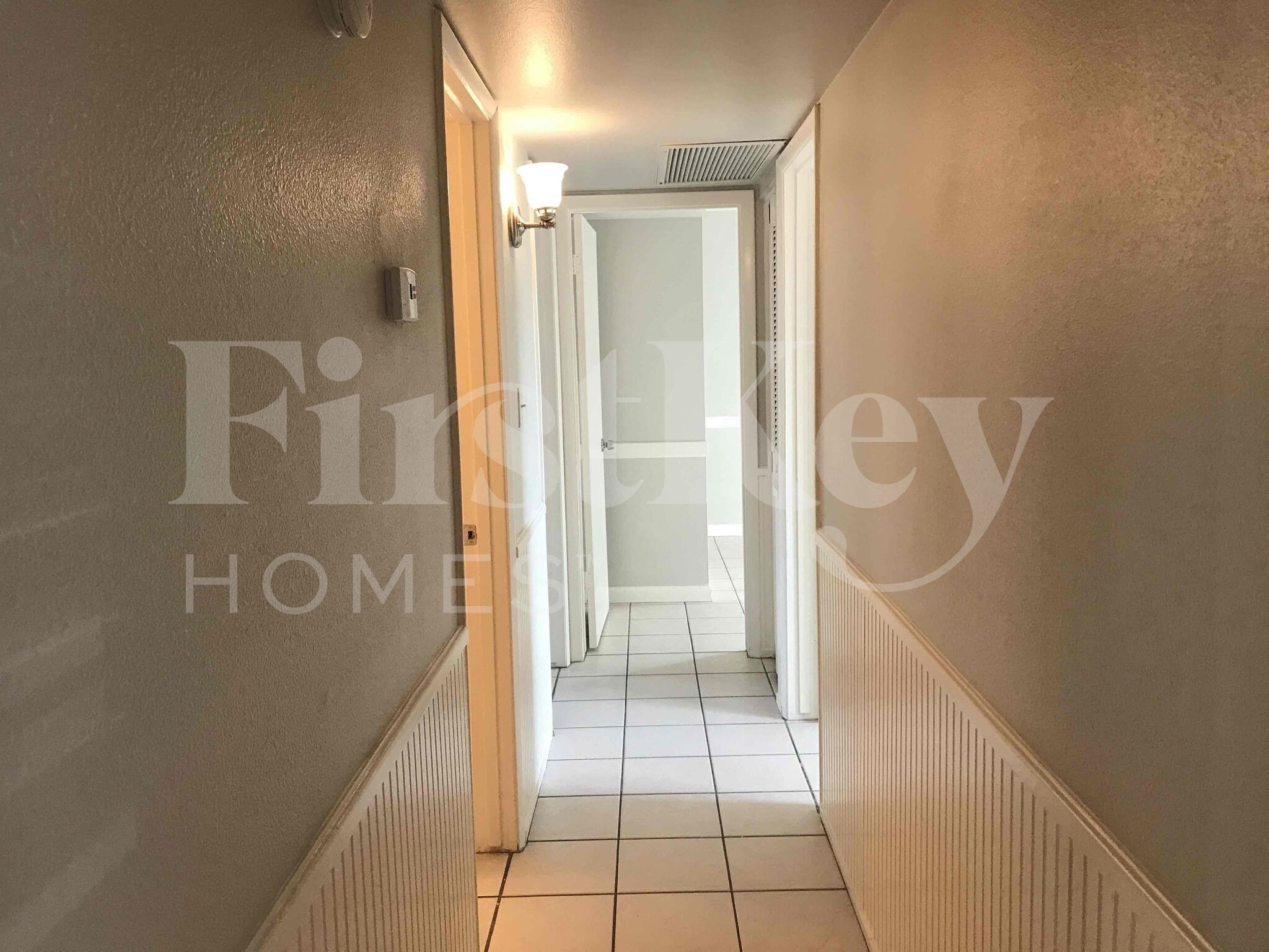 Building Photo - 9409 N 36th Dr