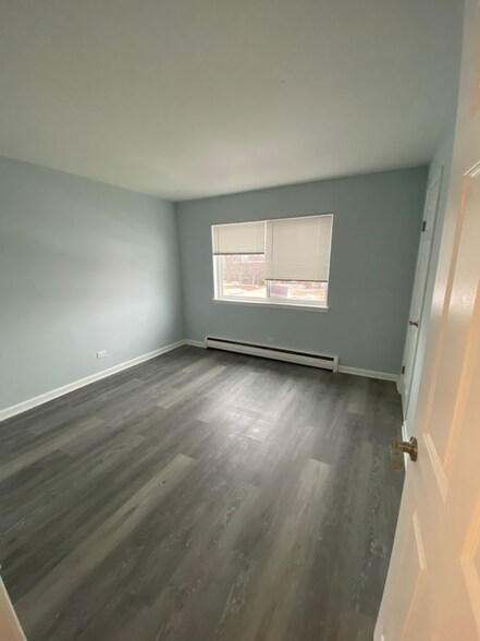 Building Photo - 398 N 3rd Ave