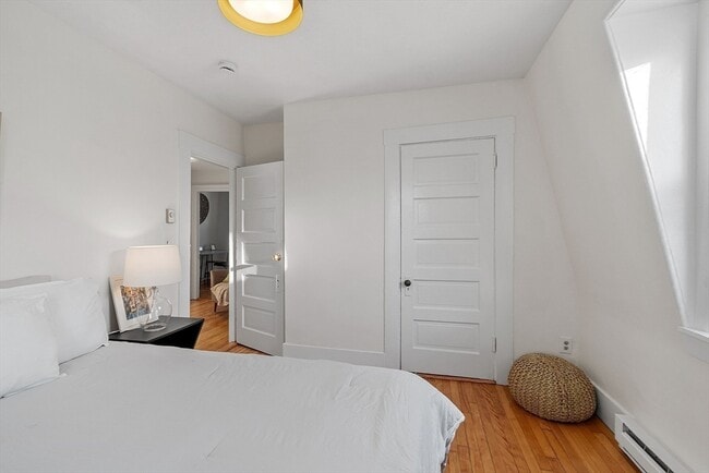 Building Photo - 52 Bonair St