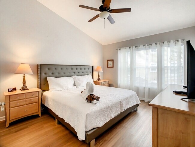 Building Photo - 2314 Silver Palm Dr