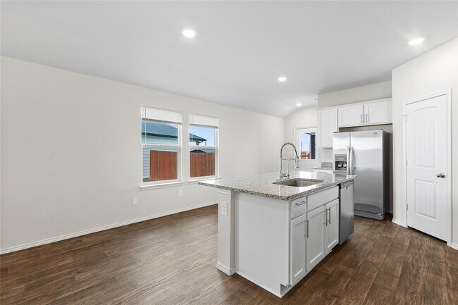 Building Photo - 133 Frogmore Lp