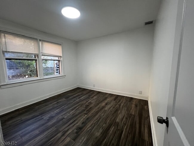 Building Photo - 110 Rockland Ave