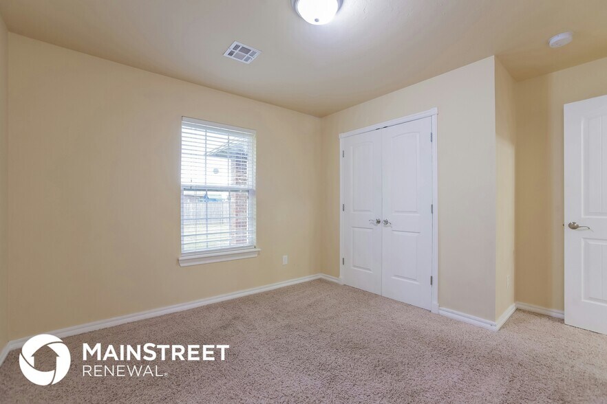 Building Photo - 11120 SW 42nd St