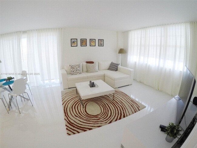 Building Photo - 6917 Collins Ave