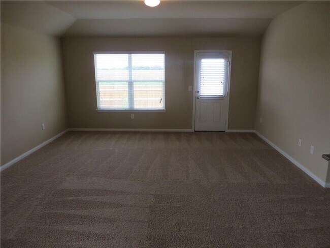 Building Photo - 245 Voss