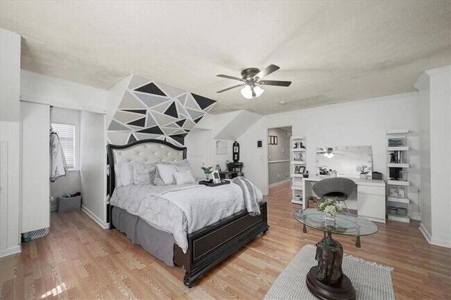 Building Photo - 4 bedroom house in Lawrenceville with cozy...