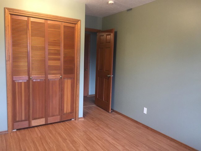 Building Photo - 1711 W Koch St