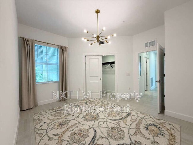 Building Photo - 16570 Ridgeview Cir