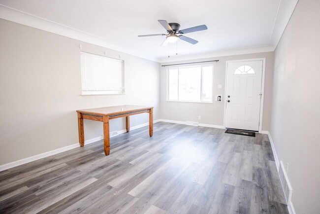 Building Photo - Beautiful Two bedroom home available for rent!