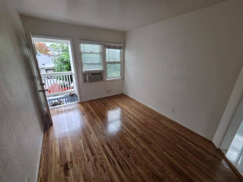 Building Photo - 1149 Ximeno Ave