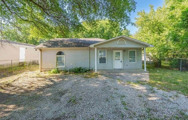 Primary Photo - Charming 2-Bedroom Ranch Home with Large Backyard – Cozy & Remodeled!