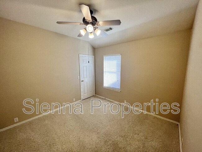 Building Photo - 11108 Visa Rose Dr