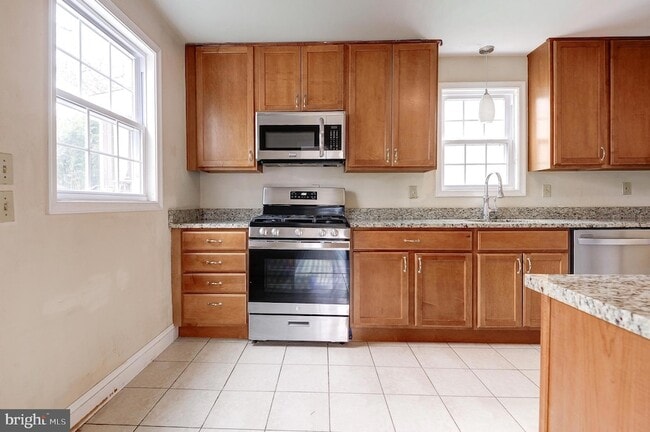 Building Photo - 1300 N Taylor St