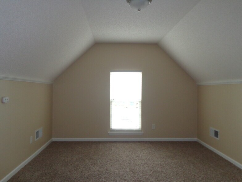 Building Photo - 14036 McGloughlin Way Ct