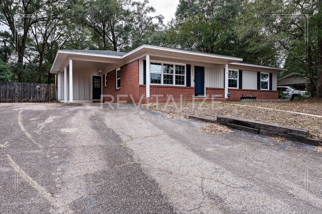Building Photo - Desirable 3 Bed 1 Bath Ranch Style Home in Parkview Estates