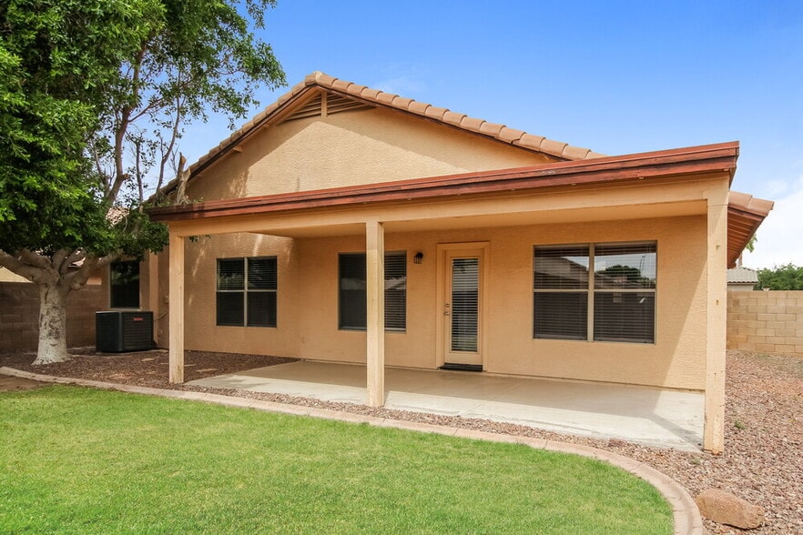 Building Photo - 9935 W Potter Dr