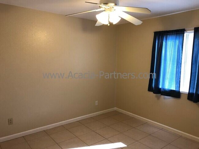 Building Photo - Three Bedroom/Two Bath Home