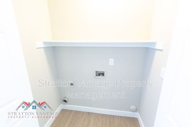 Building Photo - 1915 S 39th St