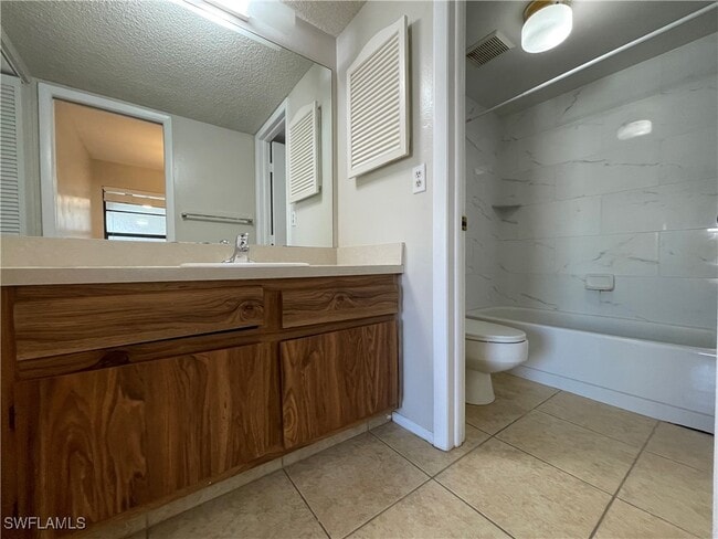 Building Photo - 3615 Boca Ciega Dr