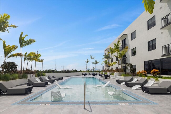 Building Photo - 18300 SW 98th Ave