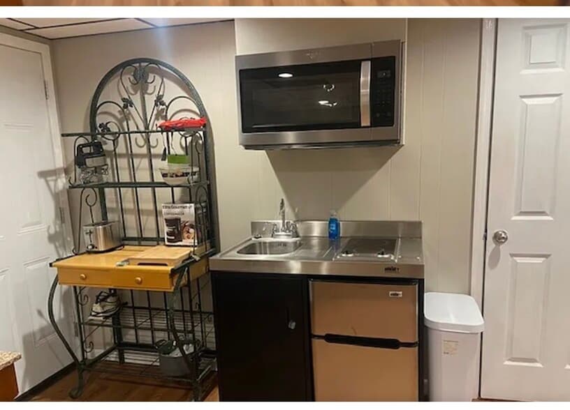 Building Photo - 1541 Marconi Dr