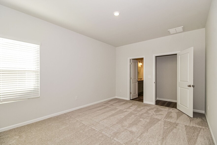 Building Photo - 333 Parkington Ln