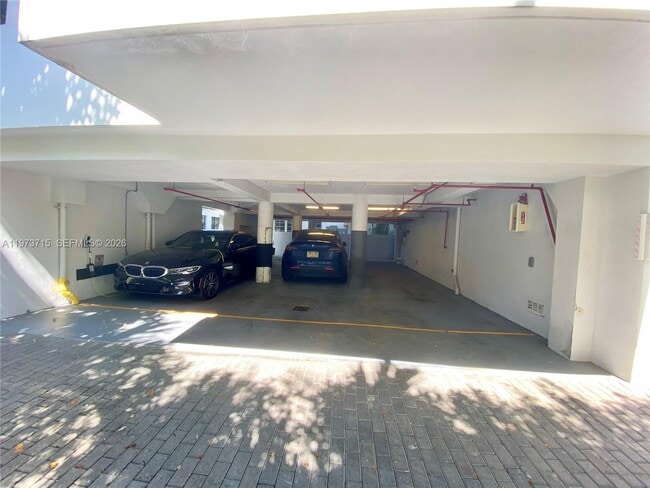 Building Photo - 1600 Michigan Ave