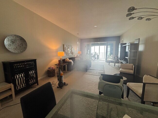 Building Photo - 30 Harbour Isle Dr W