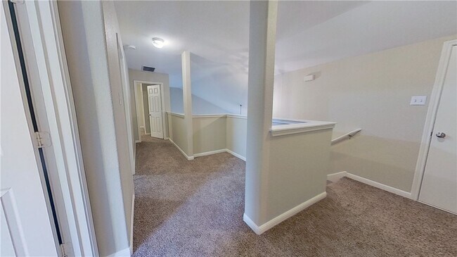 Building Photo - 108 Lavaca Loop