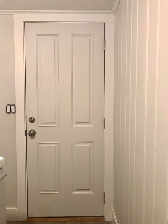 Building Photo - 115 N Jackson St