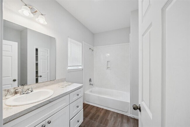 Building Photo - 9018 Everglade Dr
