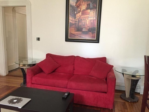 Building Photo - 37 Gordon St