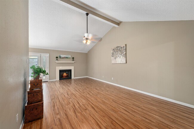 Building Photo - 6602 Montauk Dr