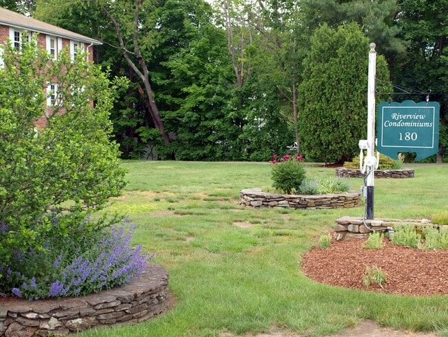Building Photo - 180 Tyngsboro Rd