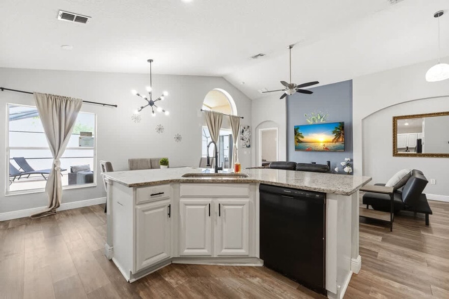 Building Photo - 4715 Cumbrian Lakes Dr