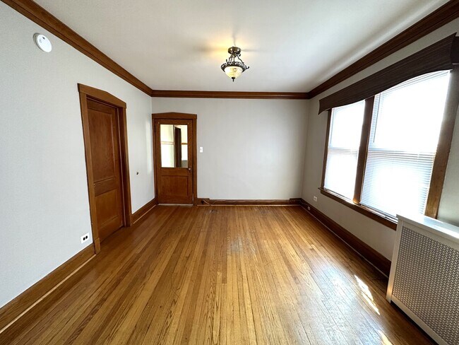 Building Photo - 5349 S Fairfield Ave