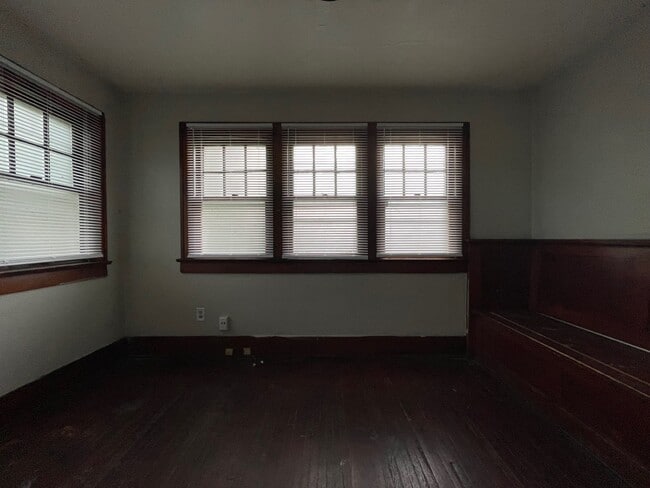 Building Photo - 1845 E N St