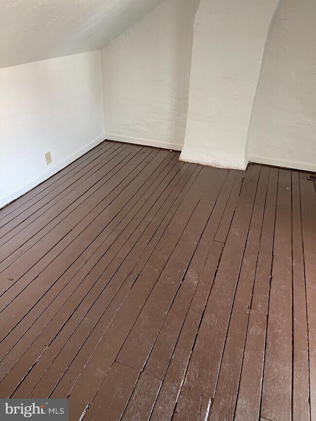 Building Photo - 52 N Broad St