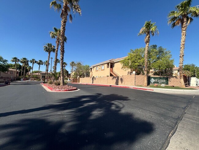 Building Photo - 1050 E Cactus Ave