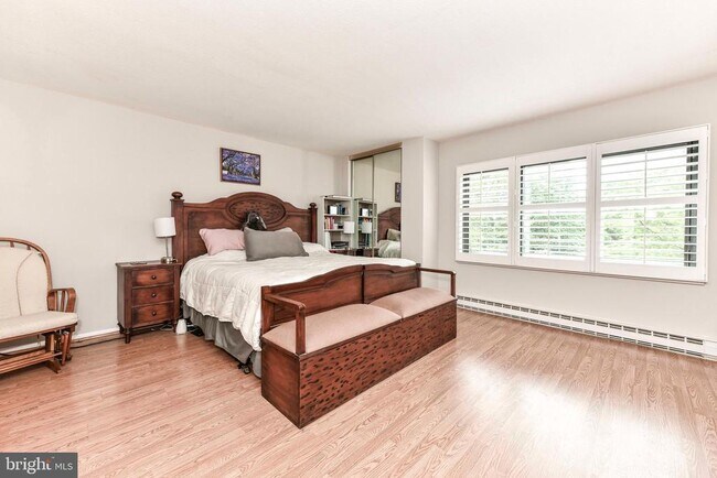 Building Photo - 309 Yoakum Pkwy