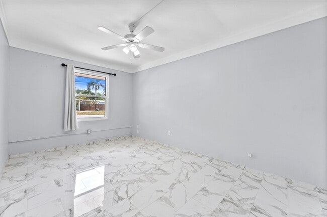 Building Photo - Stunning 3 BR/2 BA home in Heart of St. Pete!