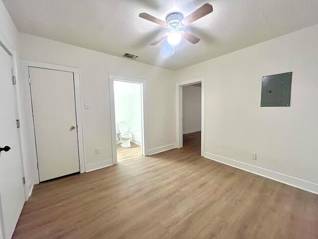 Building Photo - 1828 Texas Ave