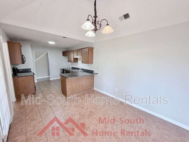 Building Photo - 11236 Wolf Woods Dr
