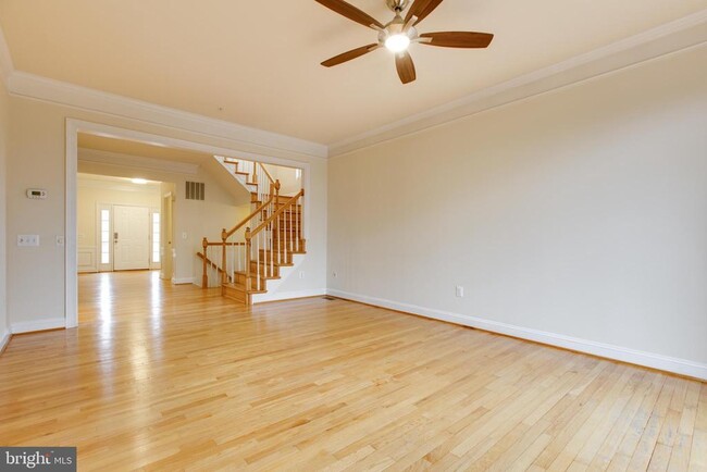 Building Photo - 8627 Trail View Dr