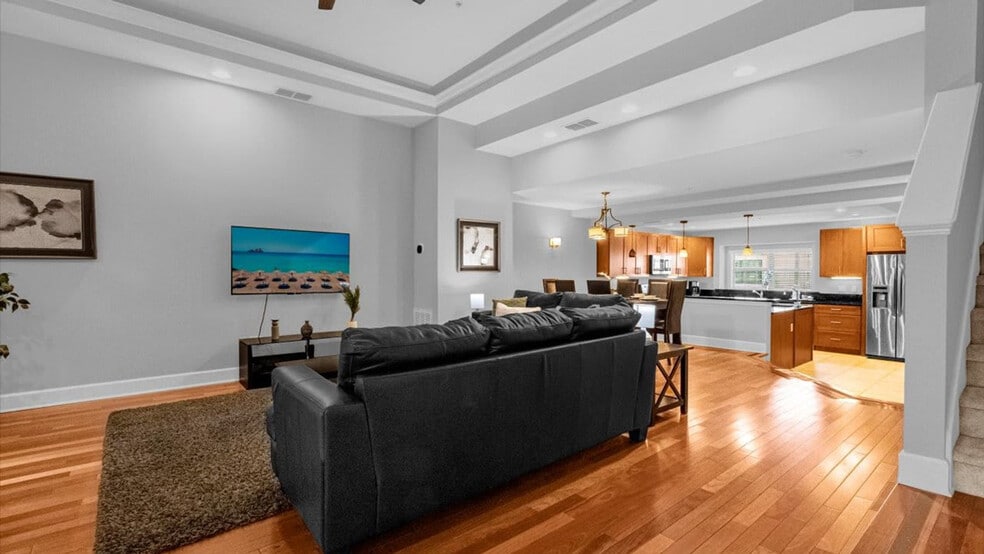 Building Photo - 14500 Damai Ln