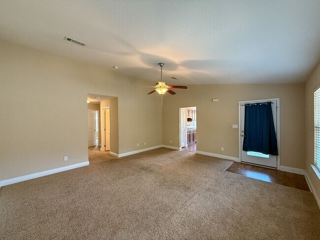 Building Photo - 3 Bedroom 2 Bath Home for Rent with Charmi...